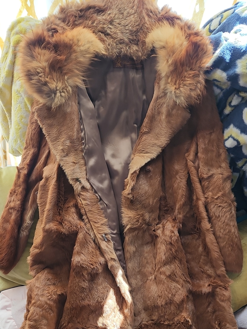Craft Worthy Fox Collar And Rabbit Fur Coat.